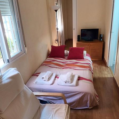 Apartamentos Vialia Sol Y Playa Малага Экстерьер фото
