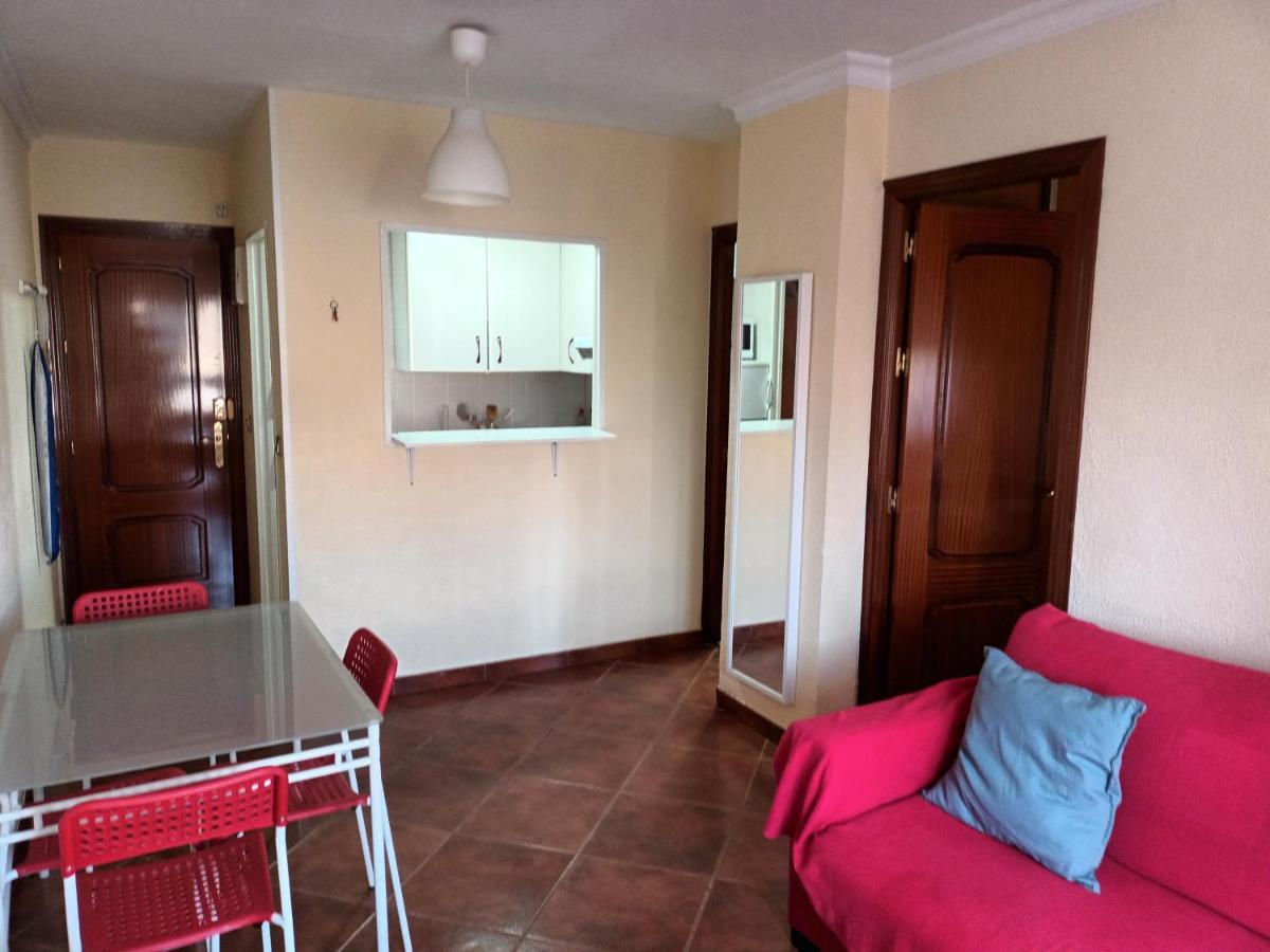 Apartamentos Vialia Sol Y Playa Малага Экстерьер фото