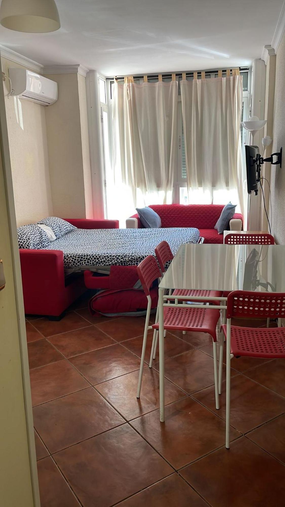 Apartamentos Vialia Sol Y Playa Малага Экстерьер фото