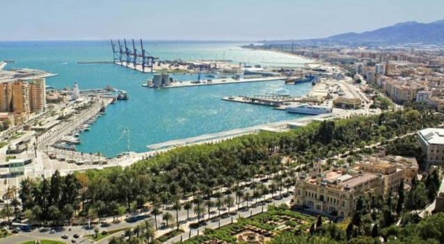 Apartamentos Vialia Sol Y Playa Малага Экстерьер фото