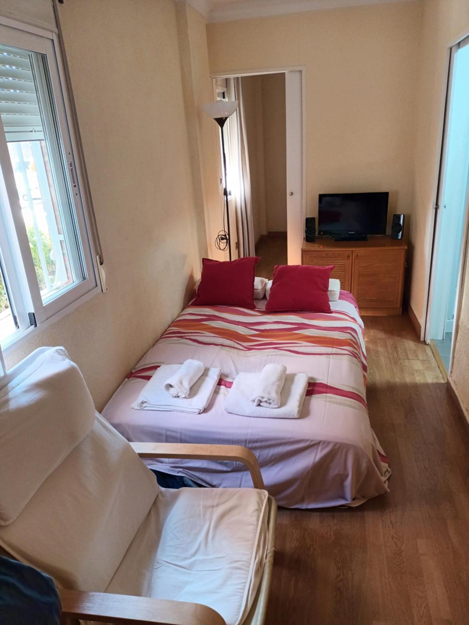 Apartamentos Vialia Sol Y Playa Малага Экстерьер фото