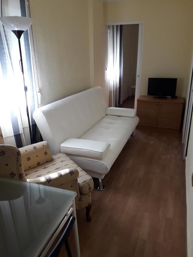 Apartamentos Vialia Sol Y Playa Малага Экстерьер фото